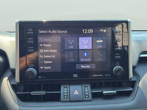 Used 2019 Toyota RAV4 Limited FWD image 37