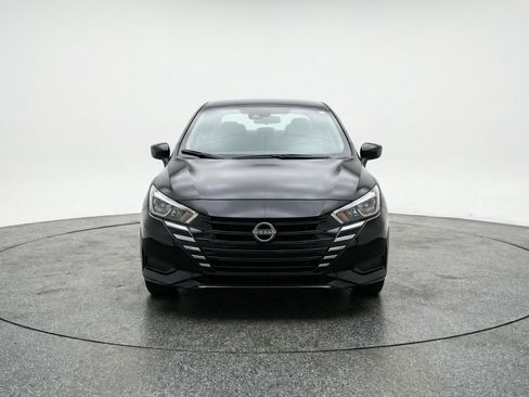 Used 2025 Nissan Versa SV image 2