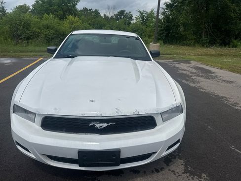 Used 2010 Ford Mustang Coupe image 2