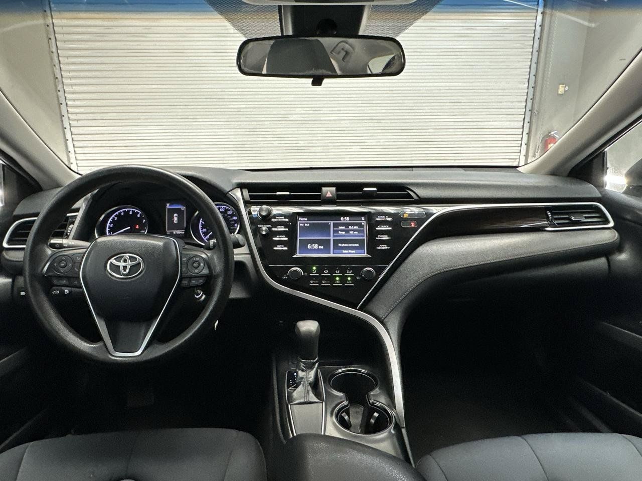 Used 2018 Toyota Camry LE FWD image 15