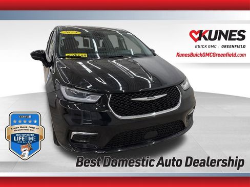 Used 2024 Chrysler Pacifica Touring-L image 1