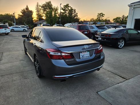 Used 2017 Honda Accord Sport image 3
