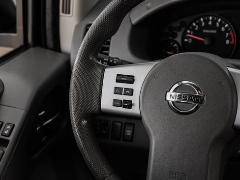 Used 2020 Nissan Frontier SV RWD image 13