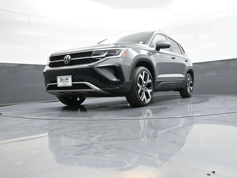 Used 2023 Volkswagen Taos SEL AWD/4WD image 26