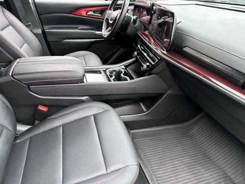 Used 2025 Chevrolet Traverse Z71 w/ Driver Confidence Package image 8