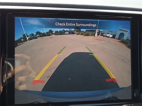 Used 2023 Chrysler Pacifica Touring-L image 23