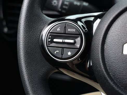 Used 2025 Kia Soul S FWD image 29