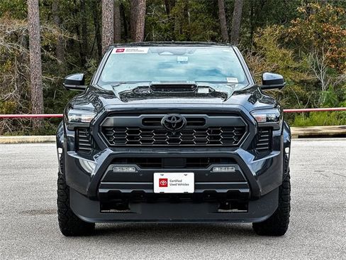 Certified 2025 Toyota Tacoma TRD Off-Road image 3