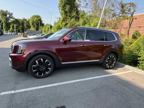 Used 2023 Kia Telluride SX AWD/4WD image 3