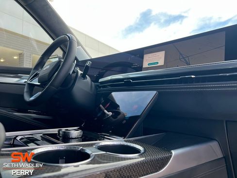 Used 2025 Cadillac Escalade V image 2