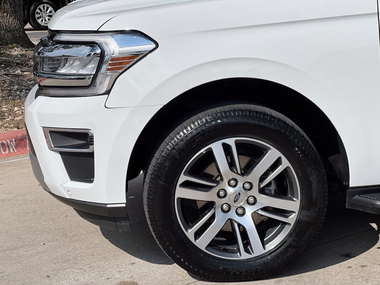Used 2024 Ford Expedition Max Limited AWD/4WD image 27