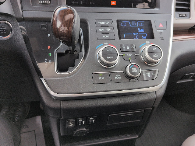 Used 2017 Toyota Sienna Limited AWD/4WD image 25