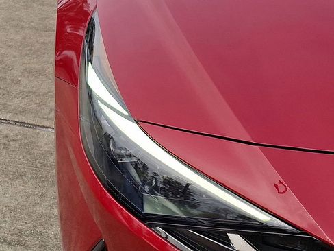 Used 2023 Hyundai Elantra Limited image 28