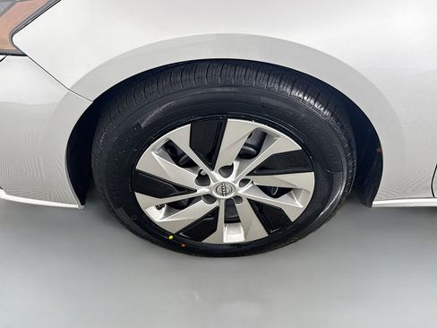 Used 2024 Nissan Altima 2.5 S image 38