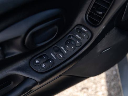 Used 2004 Chevrolet Corvette Z06 w/ Memory Package image 31