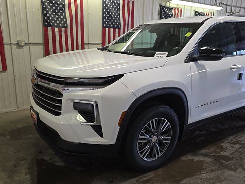 New 2026 Chevrolet Traverse LT image 4