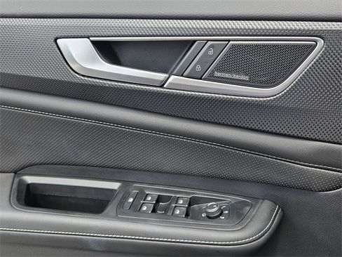 New 2025 Volkswagen Atlas Cross Sport SEL Premium R-Line image 31