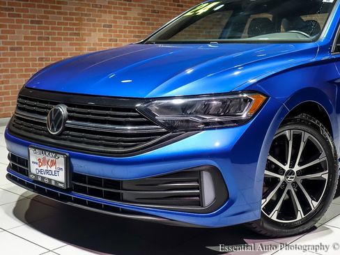 Used 2024 Volkswagen Jetta Sport image 4