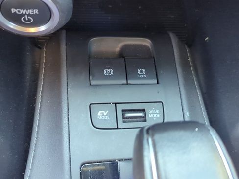 Used 2023 Toyota Venza LE AWD/4WD image 23