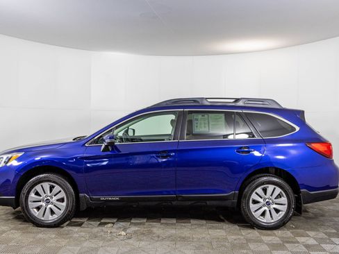 Used 2017 Subaru Outback 2.5i Premium image 24