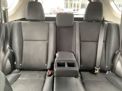 Used 2017 Toyota RAV4 LE w/ Carpet Mat Package AWD/4WD image 29