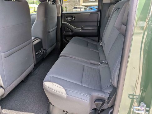 Used 2022 Nissan Frontier SV AWD/4WD image 13