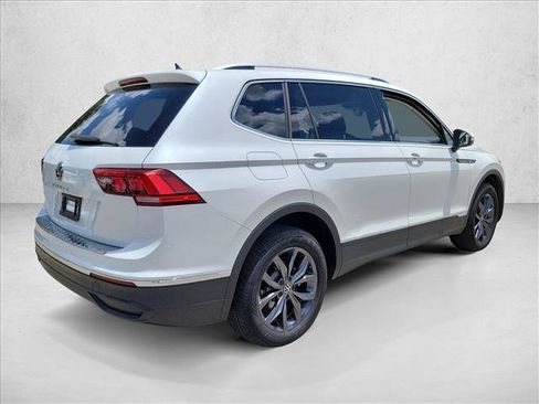 Used 2023 Volkswagen Tiguan SE FWD image 5