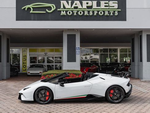 Used 2018 Lamborghini Huracan Performante image 27