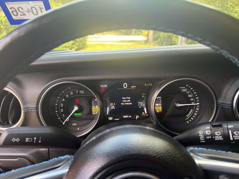Used 2021 Jeep Wrangler Unlimited Rubicon 4xe w/ Dual Top Group AWD/4WD image 16