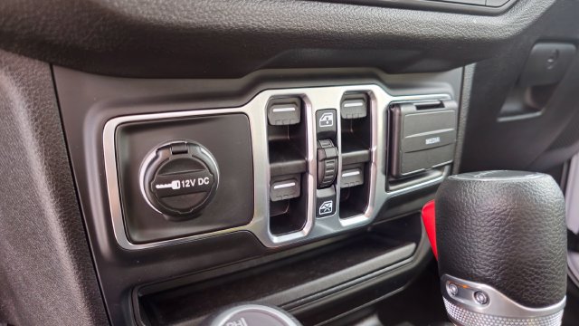 Used 2026 Jeep Gladiator Sport AWD/4WD image 11
