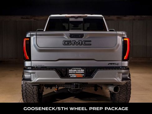 Used 2025 GMC Sierra 3500 AT4 w/ AT4 Premium Plus Package image 8