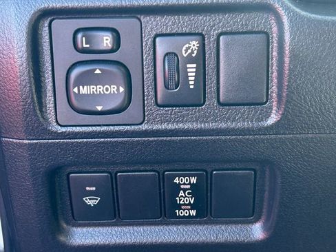 Used 2018 Toyota 4Runner SR5 Premium image 17