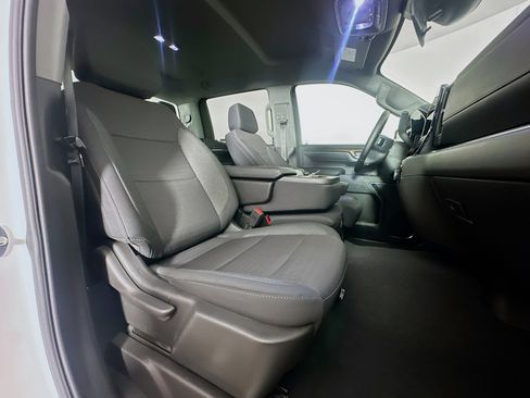 Used 2023 Chevrolet Silverado 1500 LT AWD/4WD image 29