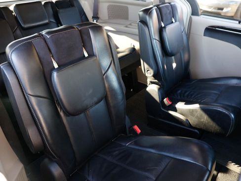 Used 2015 Chrysler Town & Country Limited Platinum w/ Trailer Tow Group image 14