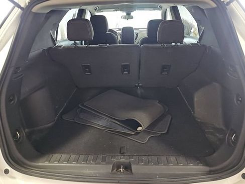 Used 2022 Chevrolet Equinox LS w/ LS Convenience Package AWD/4WD image 12