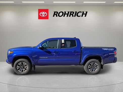 Used 2023 Toyota Tacoma TRD Sport image 2