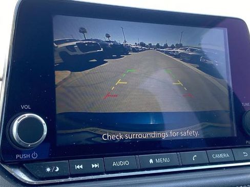 Used 2025 Nissan Rogue SV FWD image 10