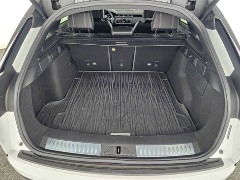 Used 2018 Land Rover Range Rover Velar R-Dynamic HSE AWD/4WD image 14