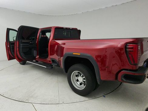 Used 2024 GMC Sierra 3500 Denali w/ Technology Package AWD/4WD image 11
