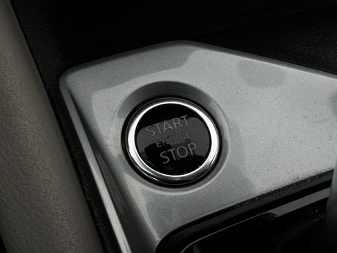 Used 2025 Nissan Altima 2.5 SV FWD image 23
