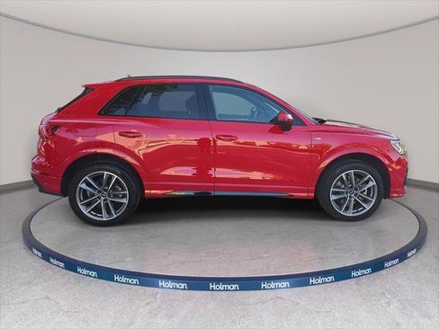 Used 2023 Audi Q3 2.0T Premium w/ Black Optic Sport Package AWD/4WD image 5