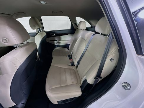 Used 2020 Kia Sorento S image 26