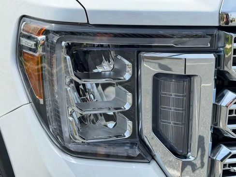 Used 2022 GMC Sierra 3500 Denali w/ Technology Package AWD/4WD image 21