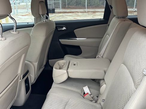 Used 2016 Dodge Journey SXT w/ Comfort/Convenience Group image 10