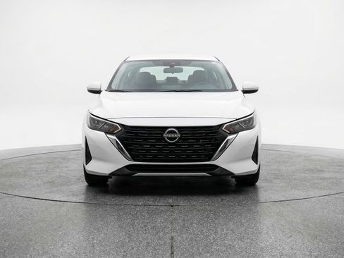 Used 2025 Nissan Sentra SV image 2