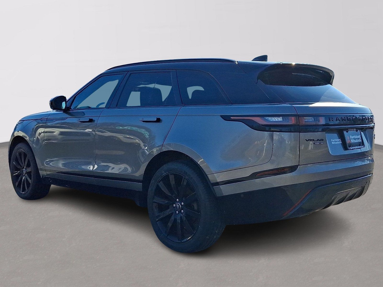 Used 2018 Land Rover Range Rover Velar R-Dynamic HSE AWD/4WD image 4