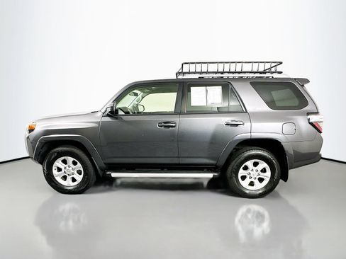Used 2016 Toyota 4Runner SR5 AWD/4WD image 4