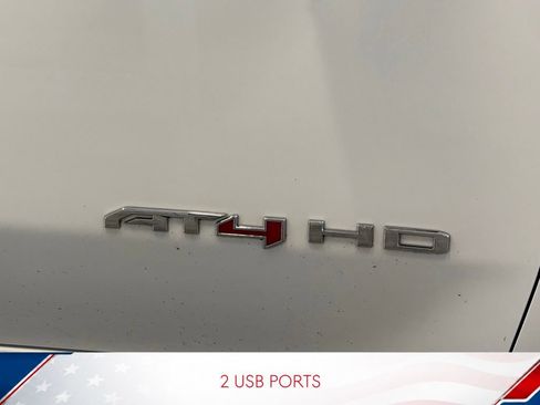 Used 2024 GMC Sierra 2500 AT4 AWD/4WD image 10