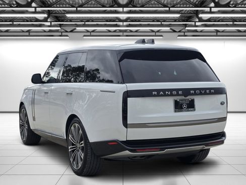 Used 2023 Land Rover Range Rover SE image 9