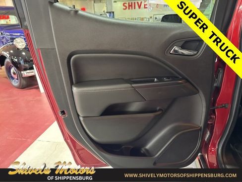 Used 2017 GMC Canyon SLT w/ Driver Alert Package image 24